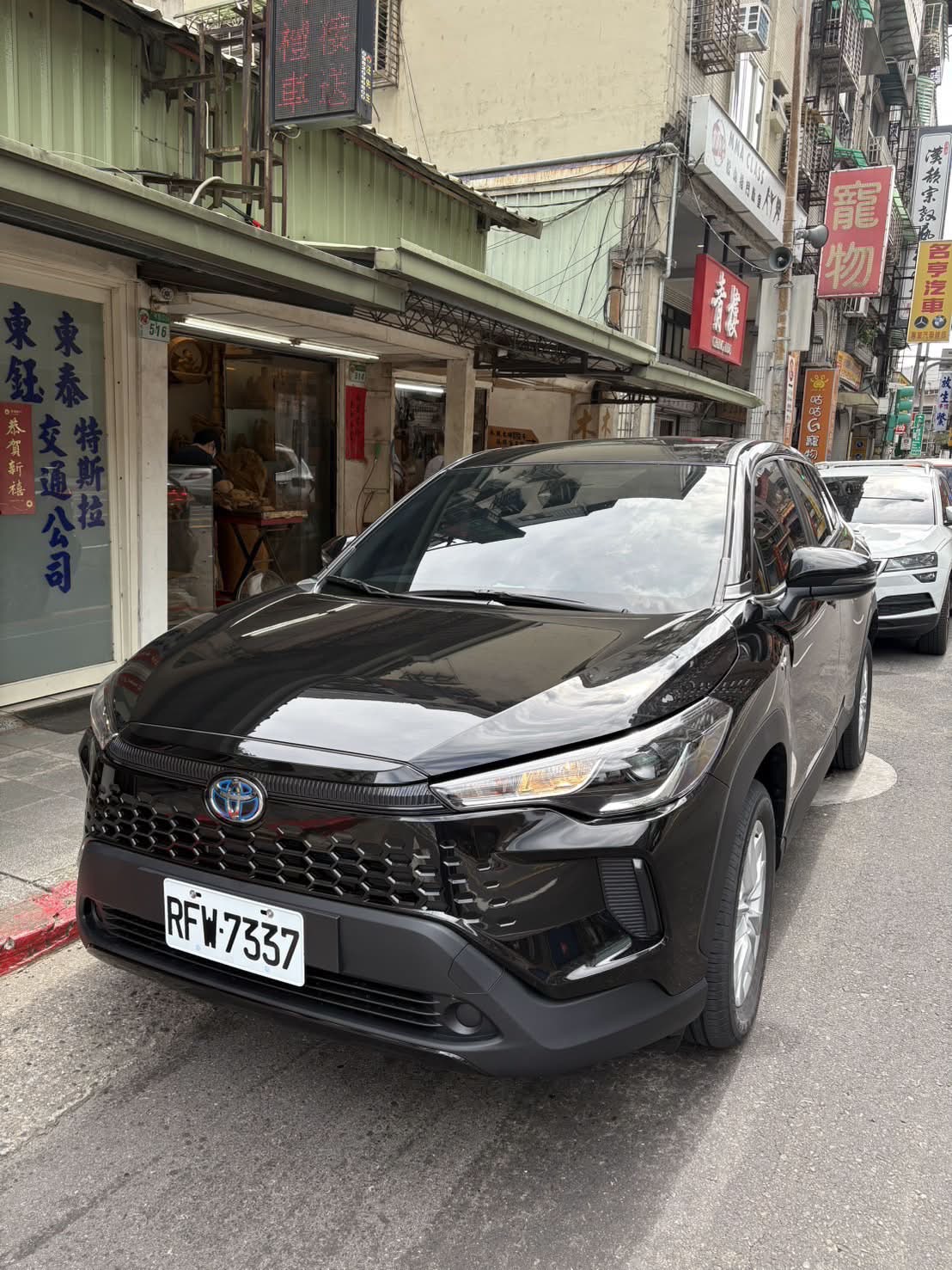 五人座豪華車